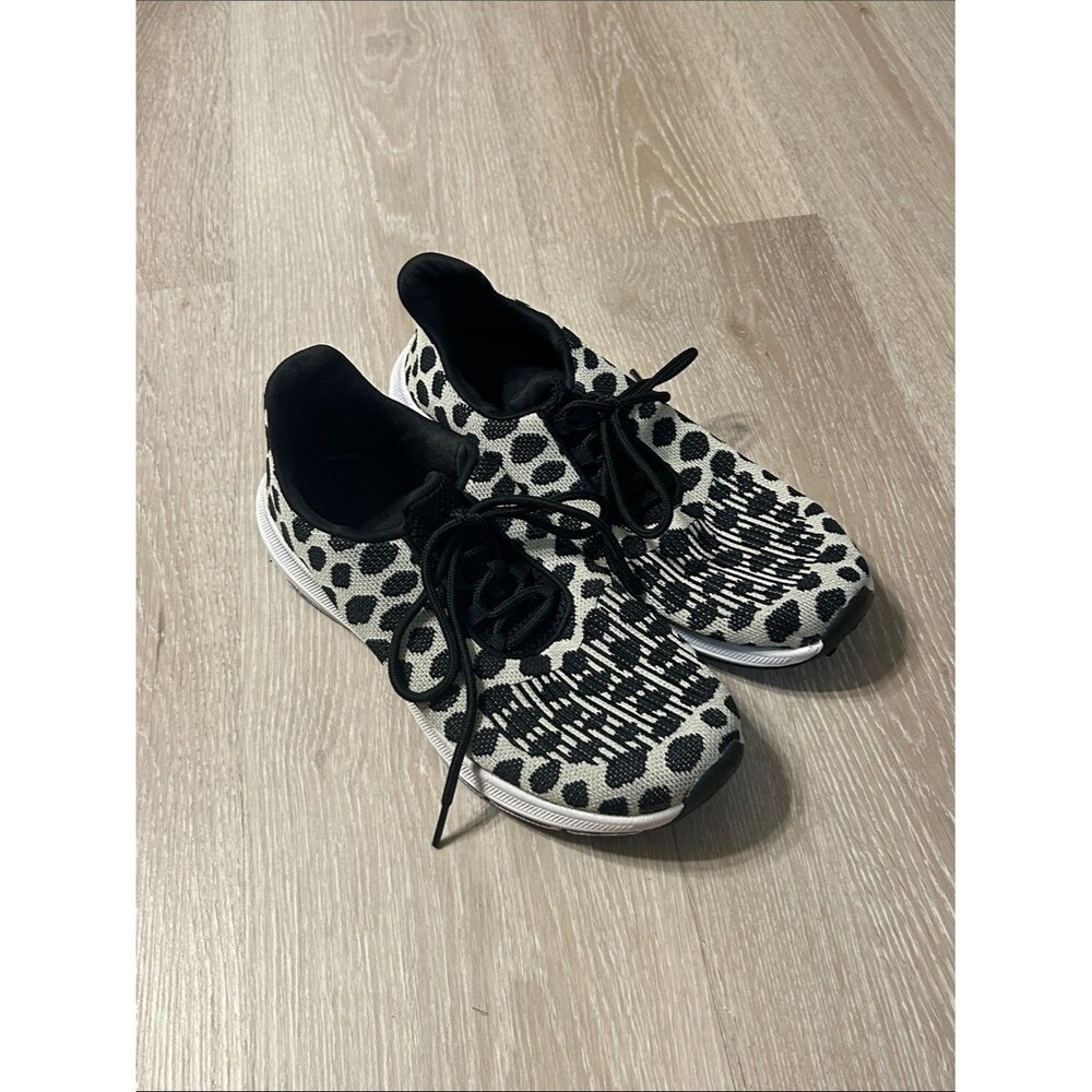 Athletic Works Lightweight Polka Dot Soft Sole Sneakers Sz 8.5